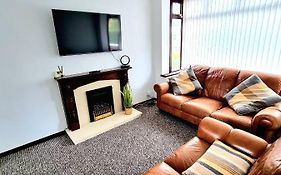 Modern 3 Bedroom House Close To The City Centre